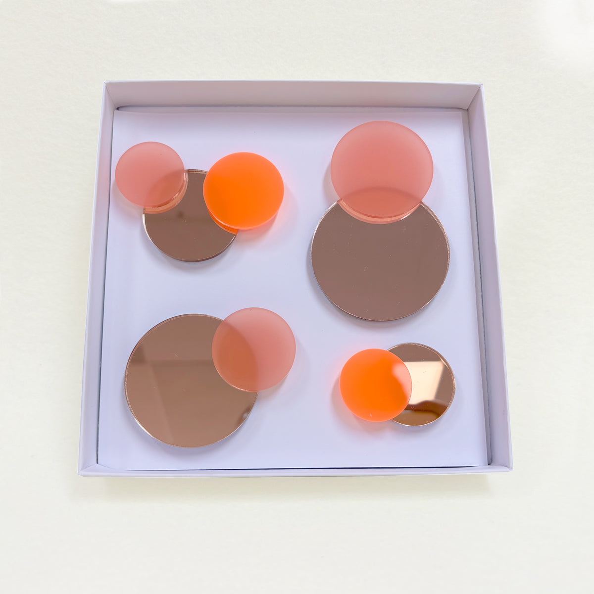 Wallfetti magnetic mirror set